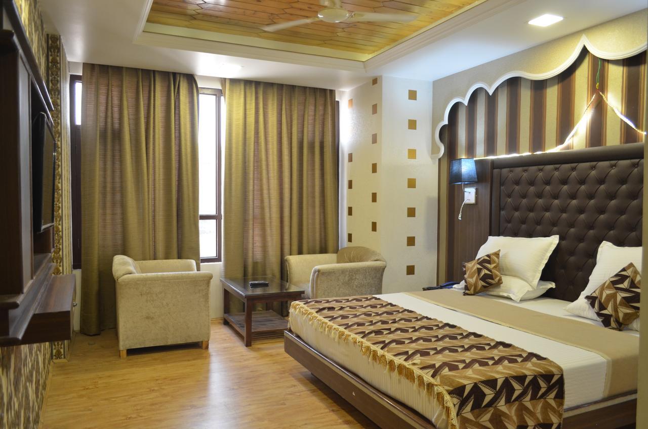 Hotel The Valley View Kashmir ศรีนาการ์ ภายนอก รูปภาพ