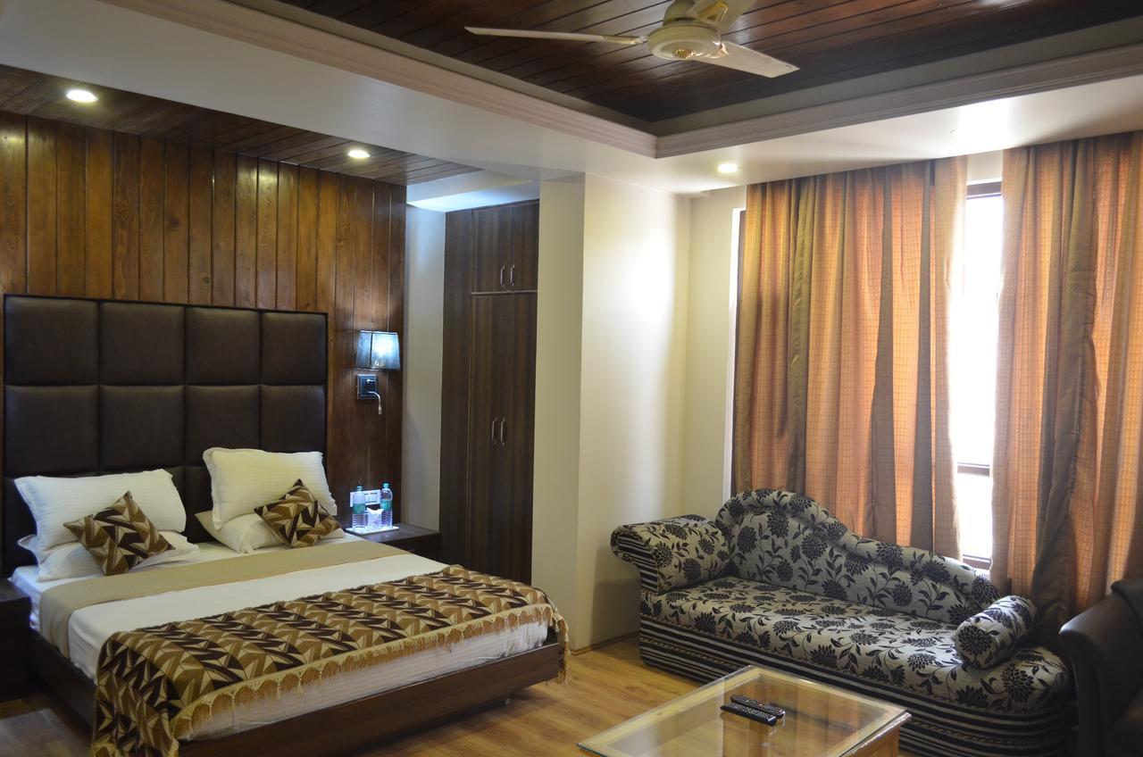 Hotel The Valley View Kashmir ศรีนาการ์ ภายนอก รูปภาพ