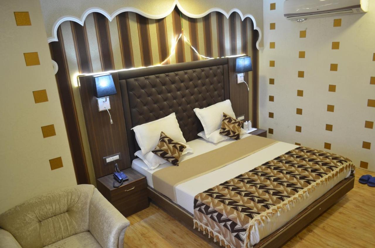 Hotel The Valley View Kashmir ศรีนาการ์ ภายนอก รูปภาพ