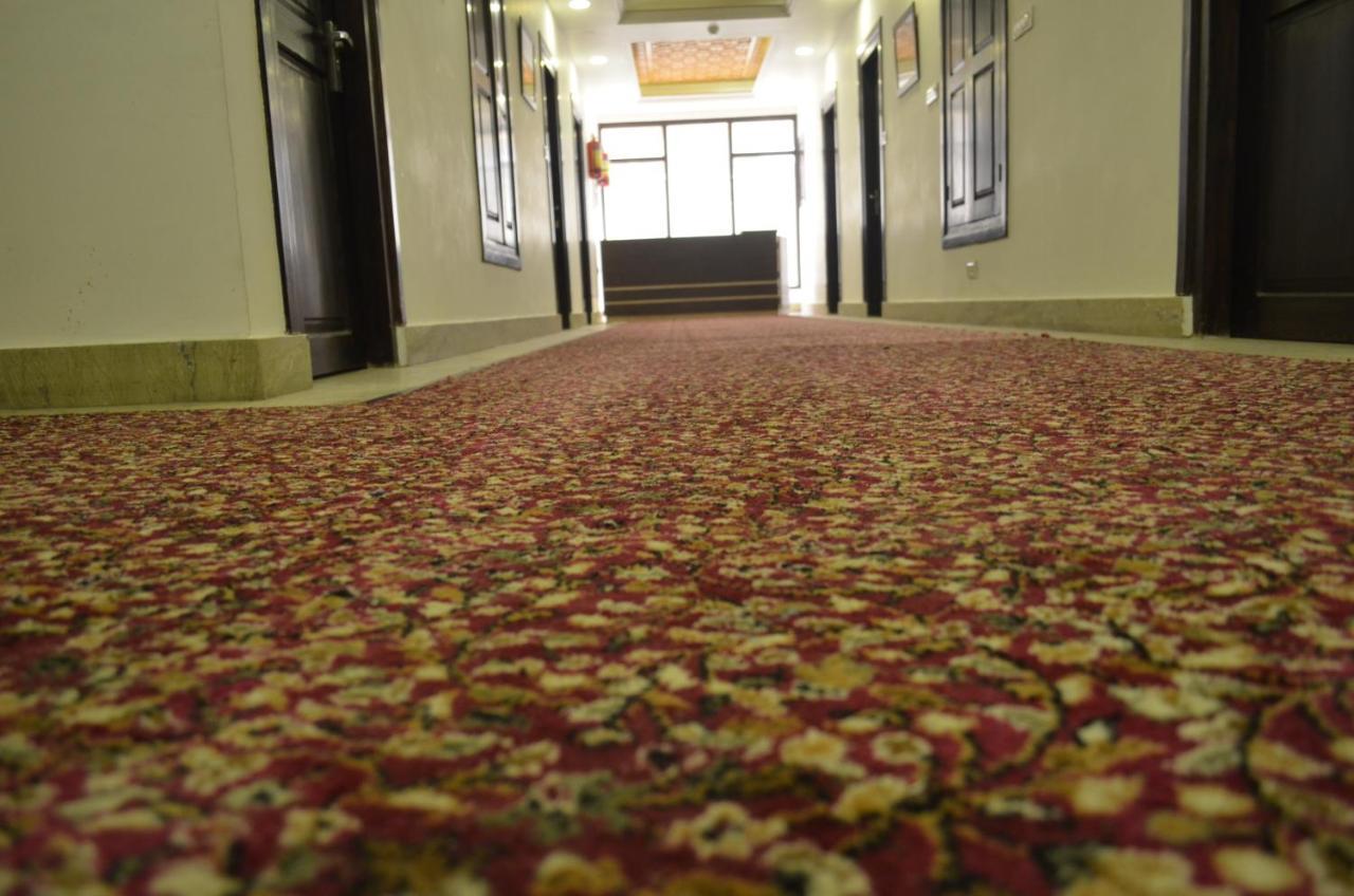 Hotel The Valley View Kashmir ศรีนาการ์ ภายนอก รูปภาพ