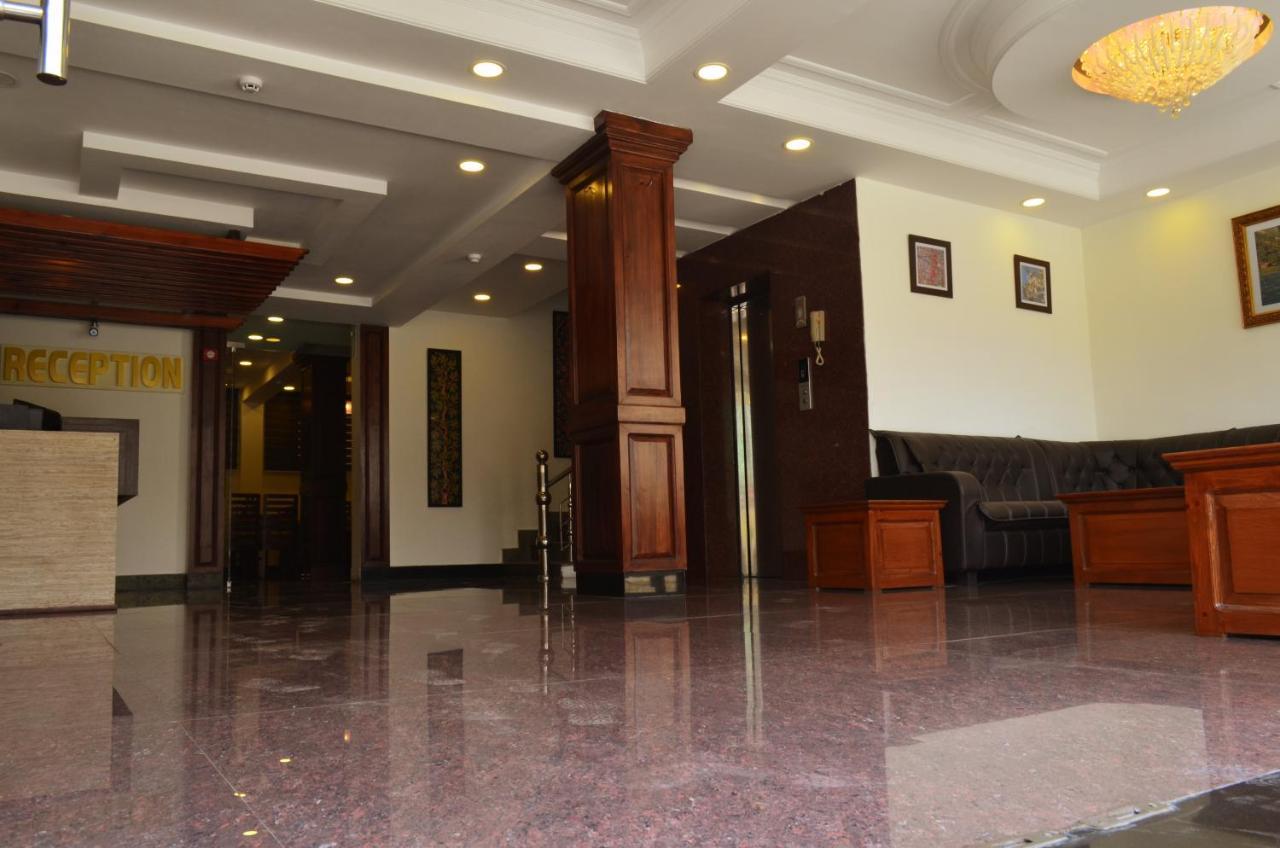 Hotel The Valley View Kashmir ศรีนาการ์ ภายนอก รูปภาพ